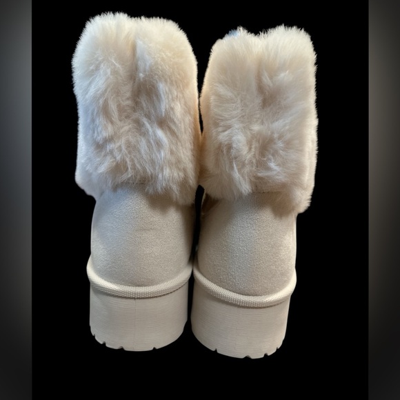 Very G Sherpa Top Slip On Boots Size 11 Nude Platform Heel Lightweight - Picture 5 of 14